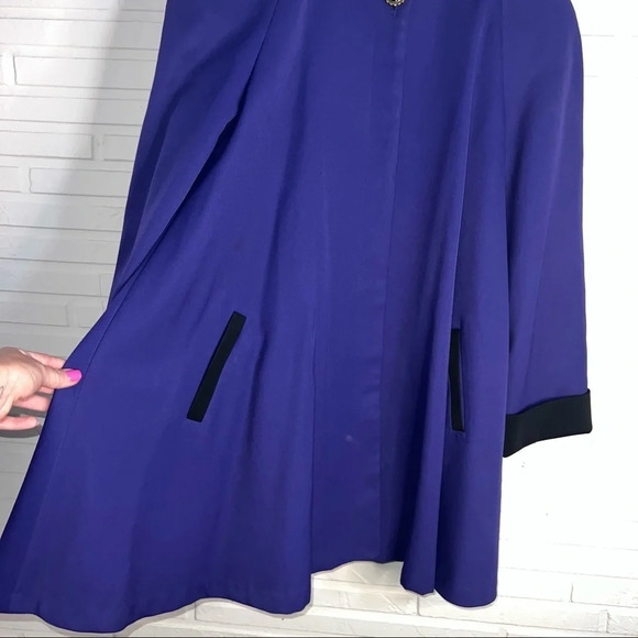 J. Gallery Vintage Royal Purple and Black Button Cape Coat, Women’s Size 8 - Picture 3 of 11